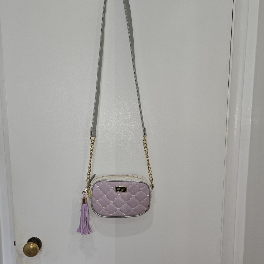Betsey Johnson Lilac Quilted Crossbody Bag with Gold & Polyurethane Chain. - Picture 3 of 11